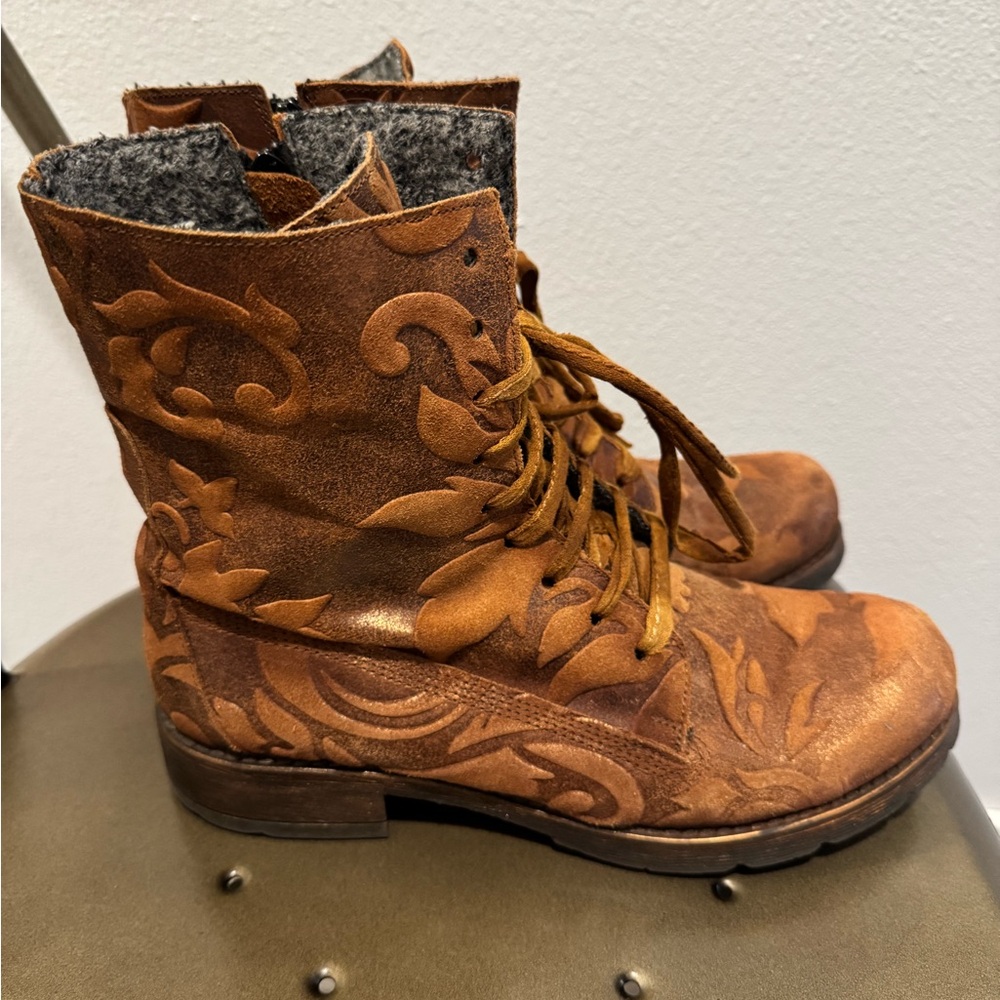 Sundance Quinn leather boots